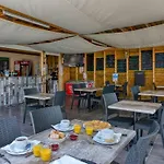 مكان تخييم Mobil Confortable Avec Terrasse, 2 - Api-1-52-1006 *