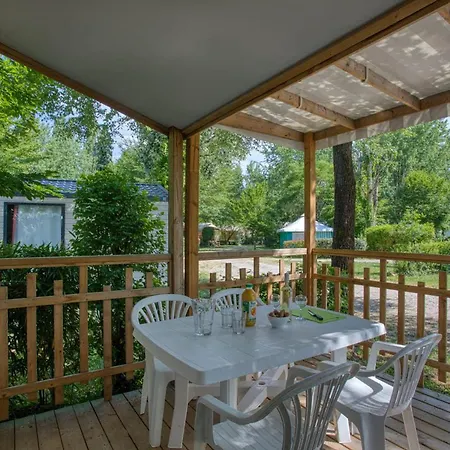 Mobil Confortable Avec Terrasse, 2 - Api-1-52-1006 Groléjac