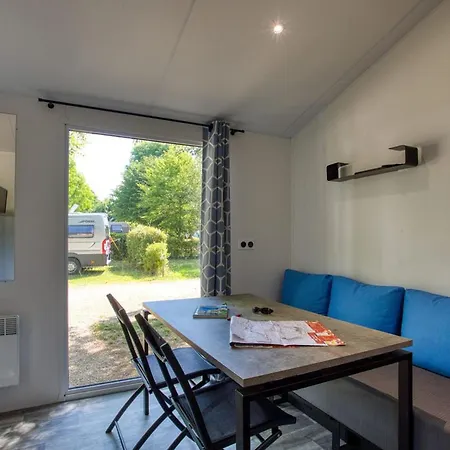 Mobil Confortable Avec Terrasse, 2 - Api-1-52-1006 Kamp alanı