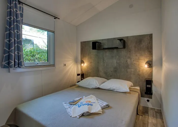 Kamp alanı Mobil Confortable Avec Terrasse, 2 - Api-1-52-1006 *