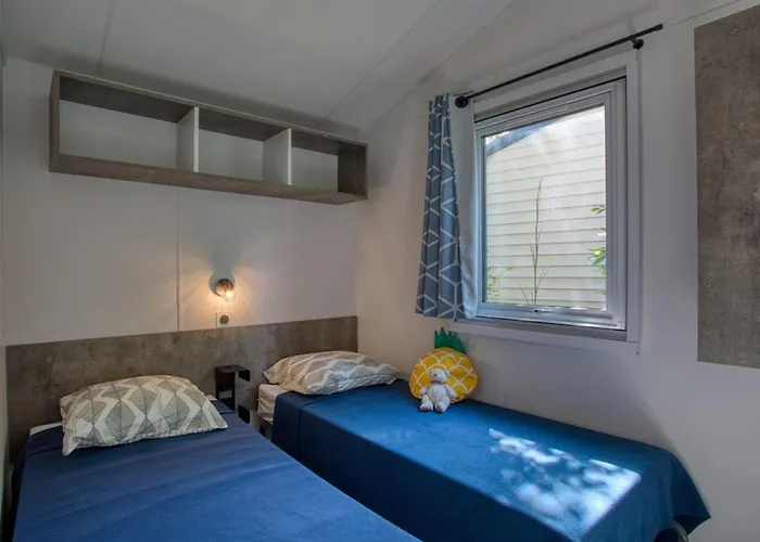 Mobil Confortable Avec Terrasse, 2 - Api-1-52-1006 *