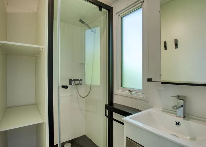 Mobil Confortable Avec Terrasse, 2 - Api-1-52-1006 * Groléjac