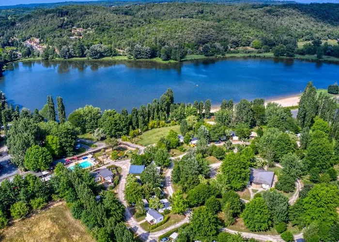 Mobil Confortable Avec Terrasse, 2 - Api-1-52-1006 Kamp alanı