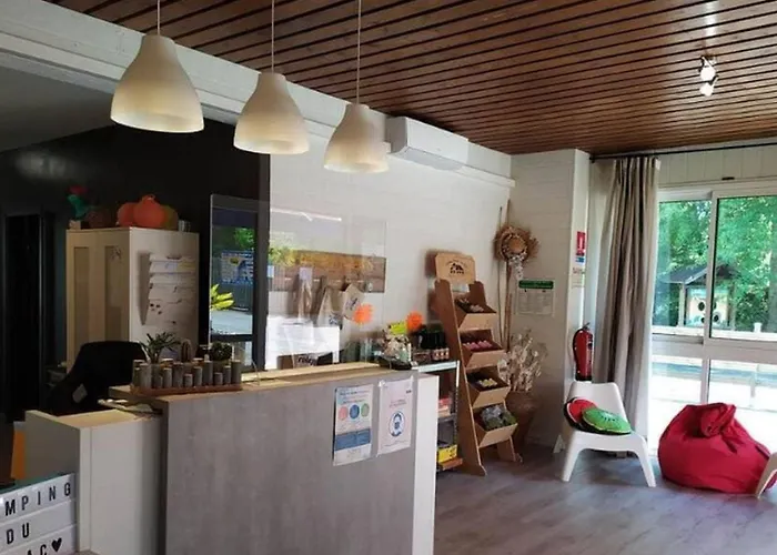 Mobil Confortable Avec Terrasse, 2 - Api-1-52-1006 * Groléjac